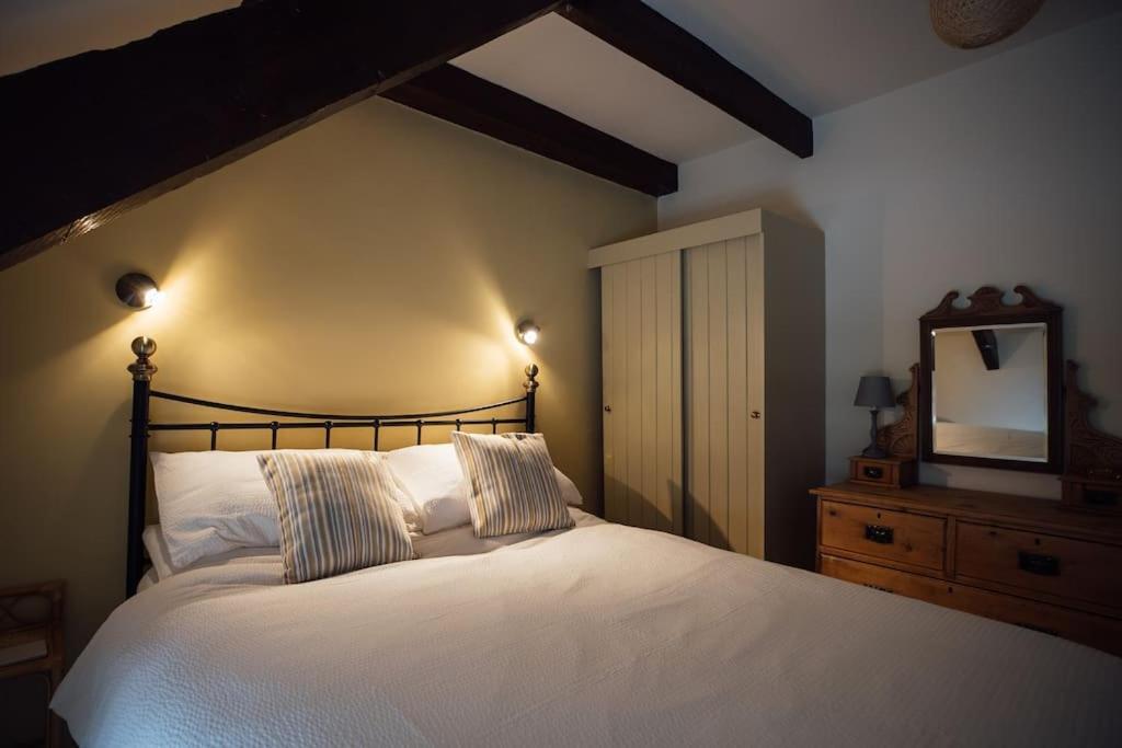Barn Cottage - Family-Friendly Cottage With Heated Indoor Pool Haverfordwest Exteriör bild
