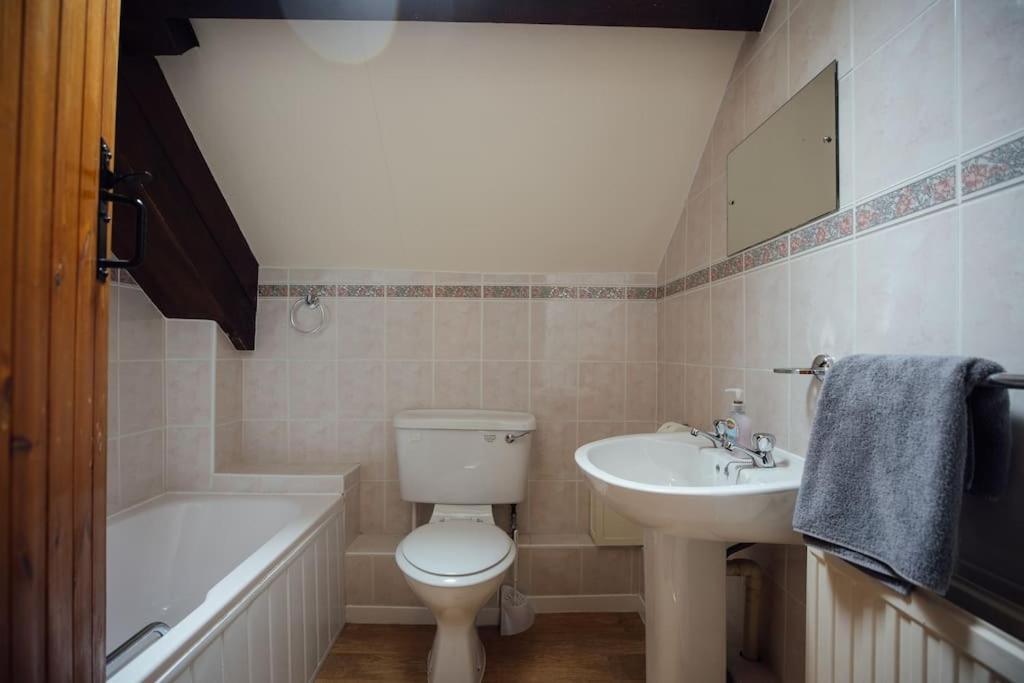 Barn Cottage - Family-Friendly Cottage With Heated Indoor Pool Haverfordwest Exteriör bild
